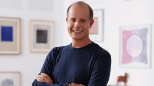 Pierre Dumas crede că o geantă nu e „scumpă,” ci „costisitoare”