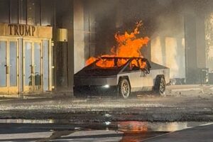 „Au ales vehiculul greșit”: Cum apără Musk Cybertruck-ul