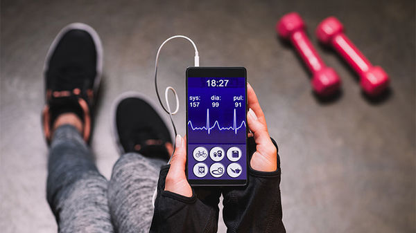 Peste 800.000 de români au în telefon o aplicație de fitness