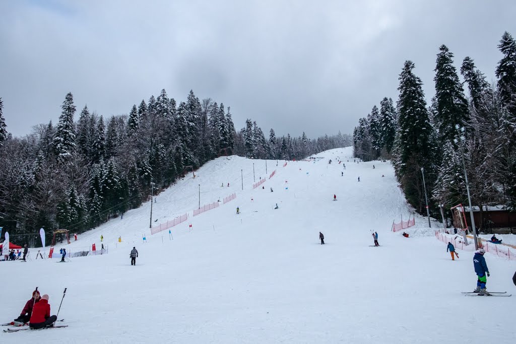 În Brașov, stratul de zăpadă masoară până la 50 de centimetri