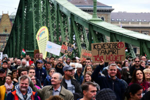 Viktor Orban vrea să interzică prin lege blocarea podurilor la proteste