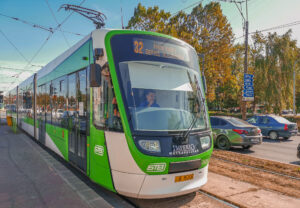 Consiliul Local Belgrad, în negocieri privind achiziționarea a 100 de tramvaie românești