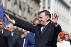 Crin Antonescu ar fi dat o declarație la Securitate în anul 1988. Ce spun Demetriade și Hodor