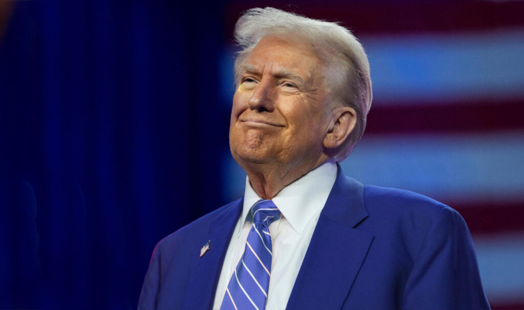 În primele 100 de zile din al doilea mandat, Donald Trump a depășit limitele puterii prezidențiale