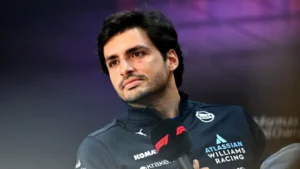 Carlos Sainz a fost amendat cu 20.000 de euro că a întârziat la imn