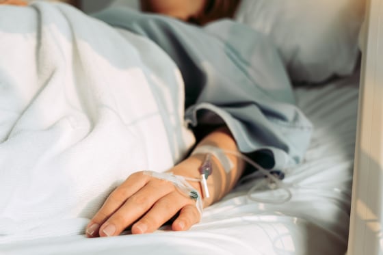 Top 10 afecţiuni care îi trimit pe români la medic