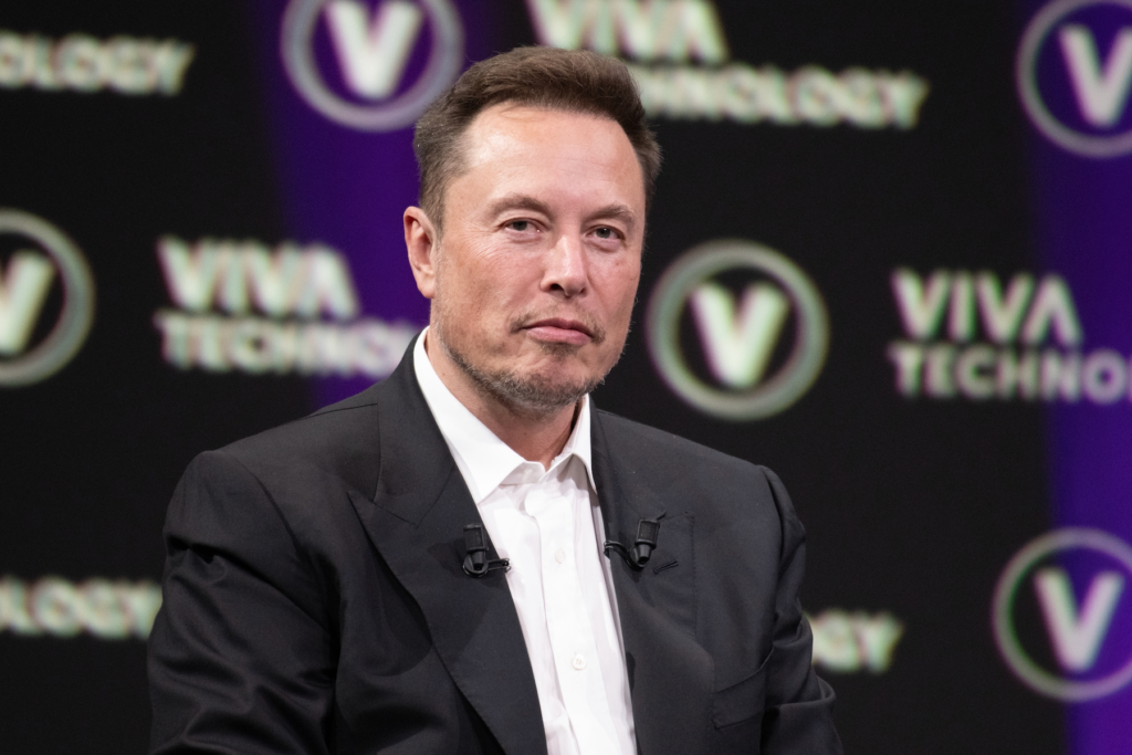 Tesla suspendă livrările din China