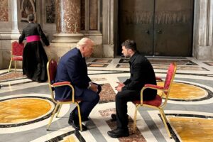 Zelenski și Donald Trump s-au ÎNTÂLNIT la funeraliile Papei Francisc. Primul dialog dintre cei doi lideri după discuția tensionată de la Casa Albă