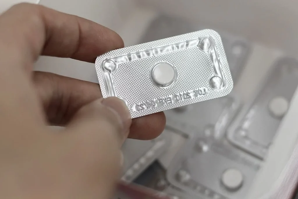 Pilula de a doua zi va putea fi luată gratuit în farmaciile din Anglia
