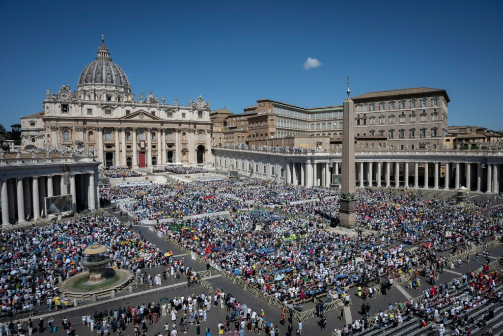 Pe ce venituri se bazează Vaticanul. Deficitul bugetar și cheltuielile lăsate în urmă de Papa Francisc