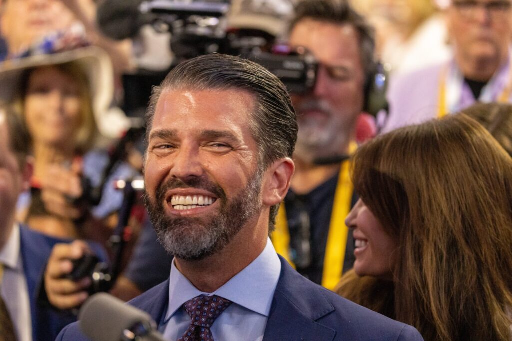 „Make America Great again.” Cât costă intrarea în clubul ultra-exclusivist, lansat de Donald Trump Jr. / Există deja listă de așteptare