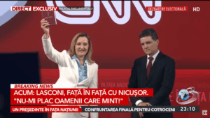 Jur pe Biblie! Trei Doamne și toate trei!