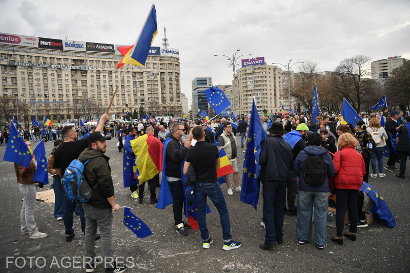 Tinerii români: europeni convinși, dar și vulnerabili la dezinformare – Europuls