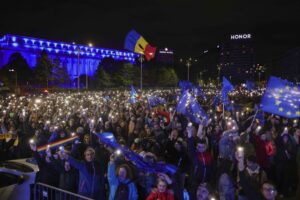 Zeci de mii de persoane au participat la manifestațiile pro-Europa din București și alte orașe