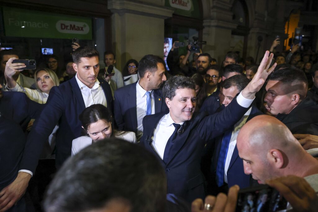 FADERE îl felicită pe Nicușor Dan și cere reconciliere națională și reformă politică