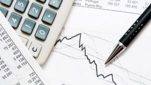 România va avea unul dintre cele mai mari deficite bugetare din UE