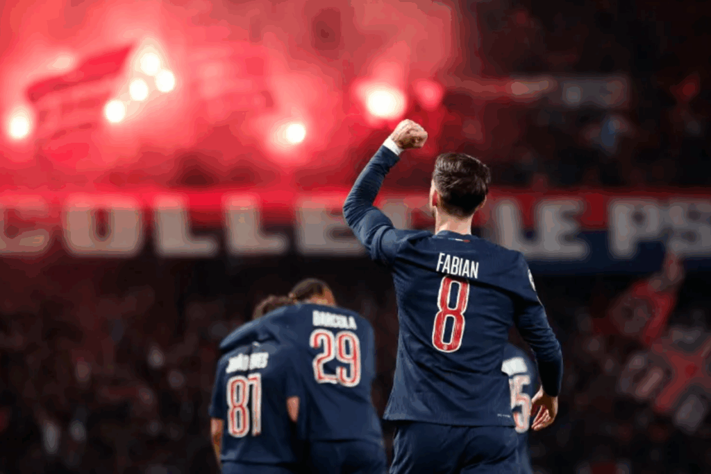 Fanii PSG au distrus Parisul după meciul cu Arsenal