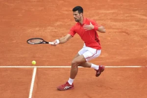 Novak Djokovic s-a calificat în turul doi la Roland Garros