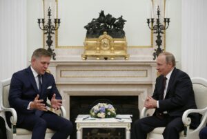 premierul Slovaciei, țară membră UE și NATO, a mers la Moscova și s-a întâlnit cu Vladimir Putin!
