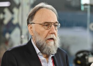 „Globaliștii fie îl elimină, fie anulează alegerile”