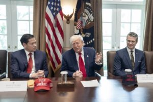 Trump neagă responsabilitatea pentru starea economiei SUA și speră să obțină un acord comercial cu Administrația Chinei