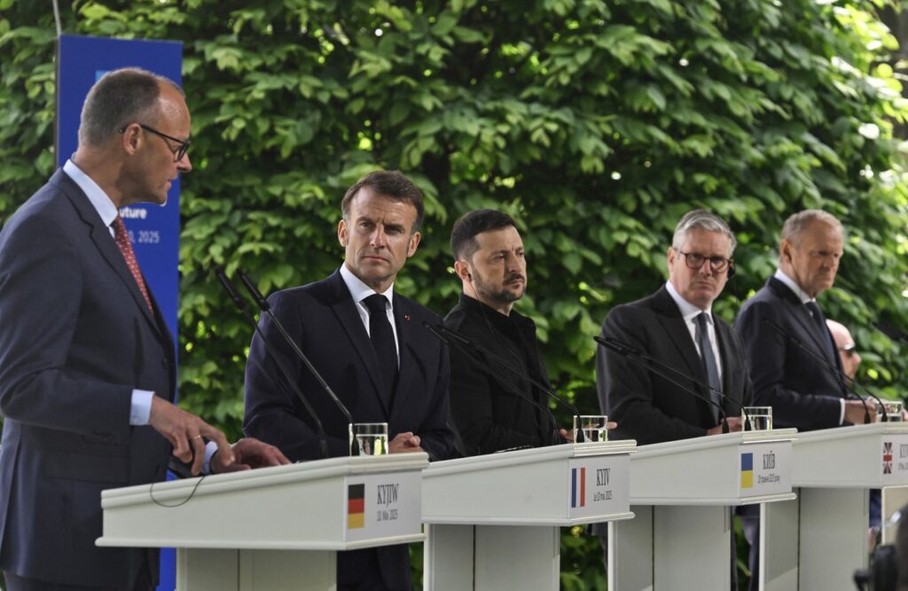 Emmanuel Macron anunță că propunerea de încetare a focului în Ucraina este susținută de SUA. Reacția Kremlinului