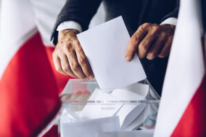 Al doilea tur de scrutin are loc în Polonia, de 1 iunie 2025. Alegătorii sunt așteptați la urne pentru a-și vota viitorul președinte