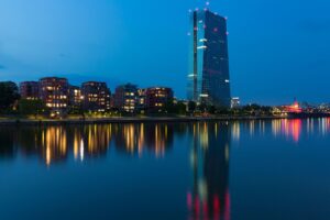 BCE avertizează asupra problemelor „STRUCTURALE” ale UE, pe fondul fragmentării sistemului geoeconomic /„Conflictele comerciale creează incertitudine”