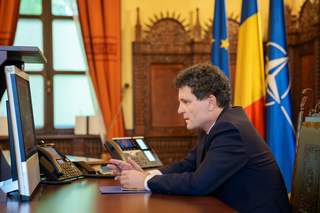 Președintele trimite Legea privind combaterea antisemitismului și xenofobiei la CCR