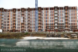 Chiriași speciali: Foști și actuali magistrați sau asimilați stau pe viață în apartamentele statului