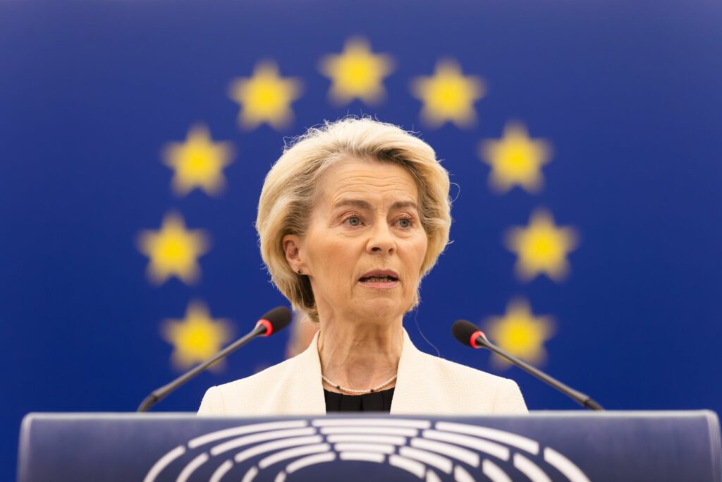 Ursula von der Leyen, faţă în faţă cu MOȚIUNEA de cenzură. Dezbateri în Parlamentul European