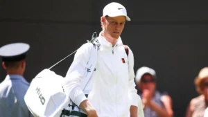 Sinner l-a învins pe Djokovic şi joacă prima finală la Wimbledon
