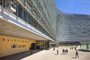 Comisia Europeană vrea taxarea marilor companii, pentru a suplimenta bugetul Uniunii Europene