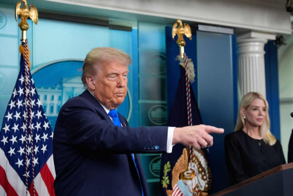 Trump solicită DEMISIA directorului general de la Intel. Reacția mediului de afaceri din SUA