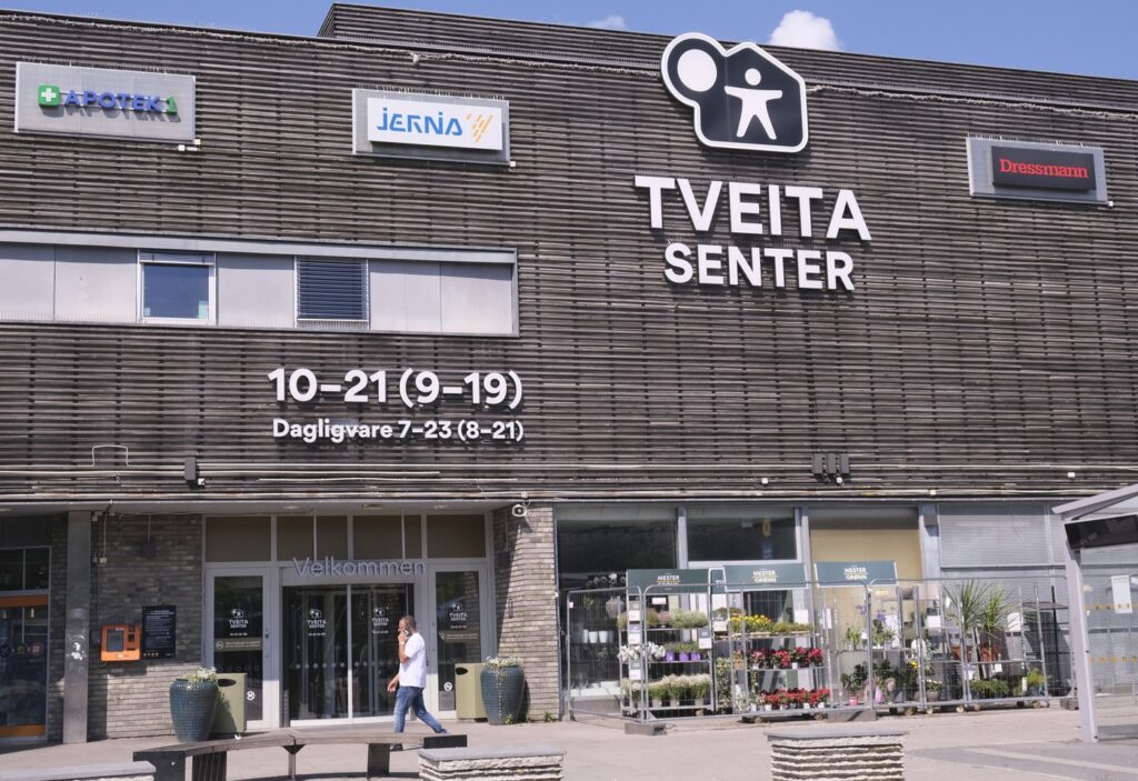 Suspect, arestat în urma atacului armat din centrul comercial din Oslo. Individul s-a predat