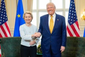 Deal! UE și SUA au bătut palma. 15% pentru produsele UE importate în Statele Unite
