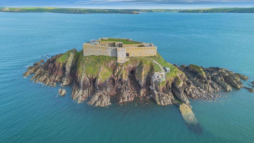 Thorne Island a fost scoasă la vânzare pentru 4 mil. $