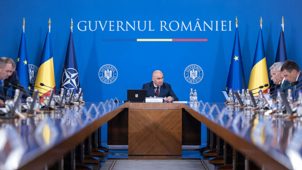 Guvernul mărește TVA-ul și îngheață cheltuielile publice