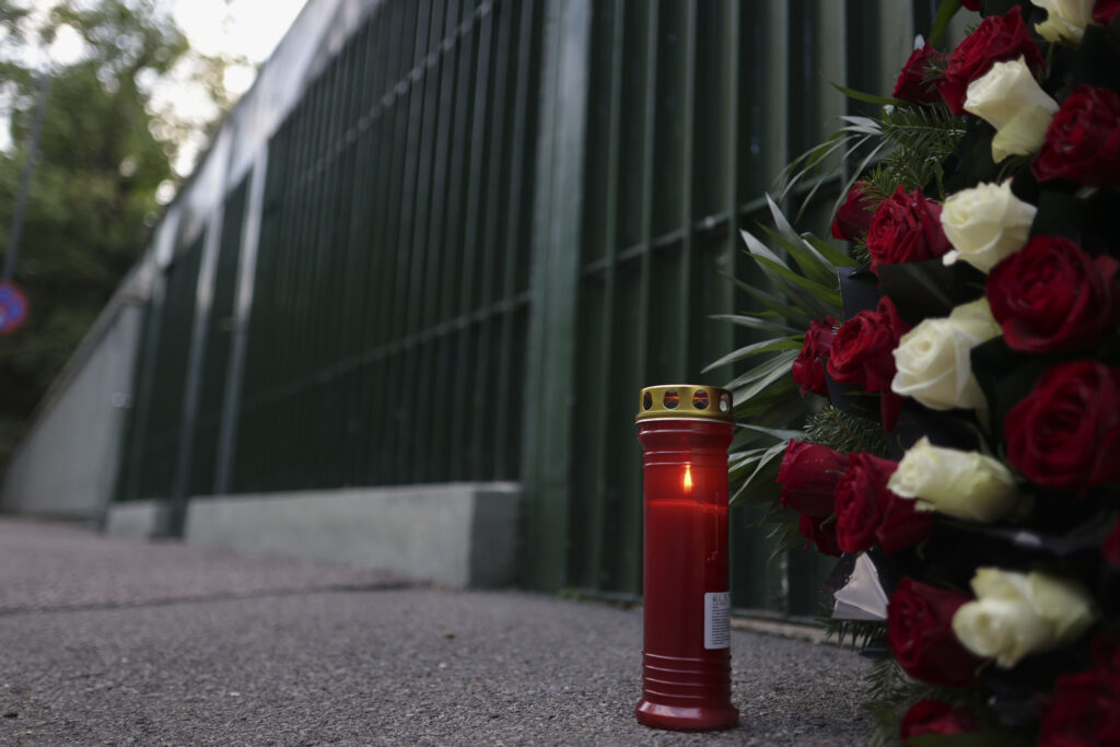 Românii îi pot aduce un ultim omagiu lui Ion Iliescu, dar cu respectarea unor reguli