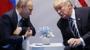 „I-ai făcut lui Putin o favoare imensă”: Când Emmanuel Macron i-a forțat mâna lui Donald Trump