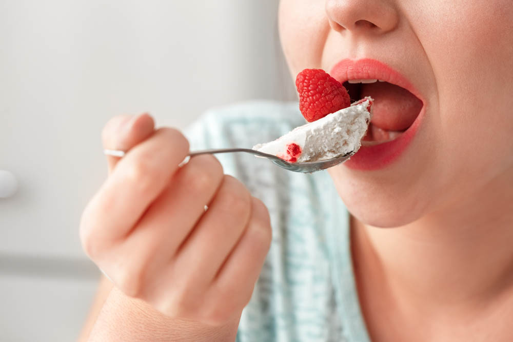 Un nou trend periculos a apărut pe Tiktok, dieta „3 Bite Rule”