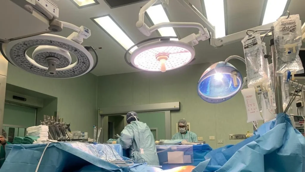 Medicii din Torino folosesc realitatea virtuală în sala de operații