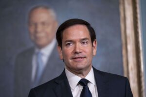 „Este o teorie stupidă a mass-mediei că liderii europeni vin pentru că Trump îl va intimida pe Zelenski să accepte un acord nefavorabil”