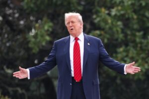 Donald Trump consideră „productive” discuțiile cu Vladimir Putin pentru oprirea războiului din Ucraina /„Au fost făcute progrese majore”