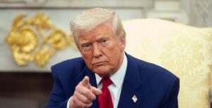 „Presa nedreaptă citează oameni ratați și proști ca John Bolton”