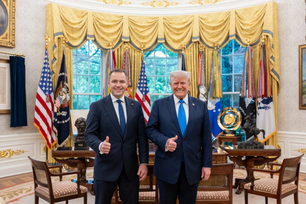 Trump îl preferă pe Nawrocki la videoconferința din ALASKA. Premierul Tusk, siderat la aflarea veștii