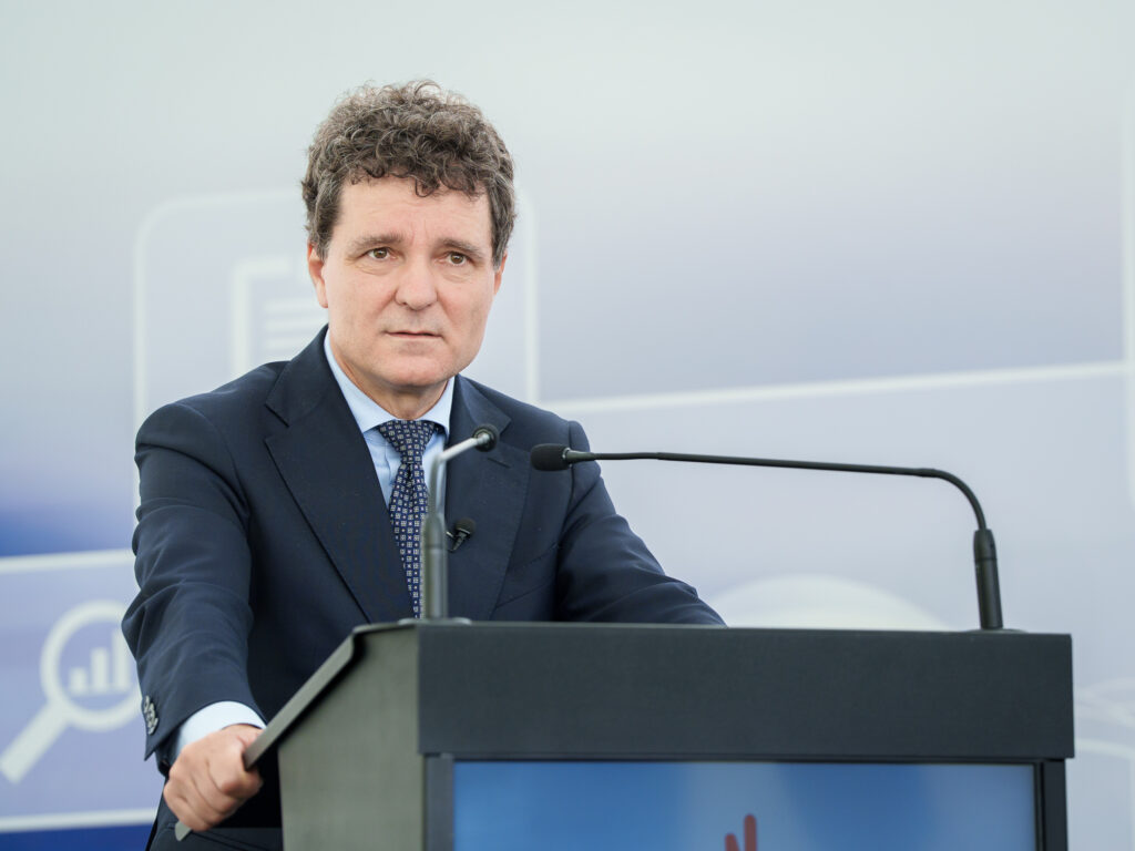 Președintele anunță că „în Pachetul 3 probabil o să vorbim și de celelalte pensii speciale”