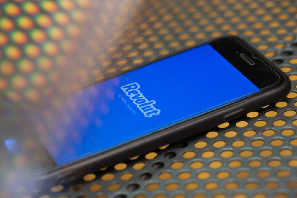 Revolut a ajuns la 4 milioane de clienți în Italia (unde devine a cincea bancă)