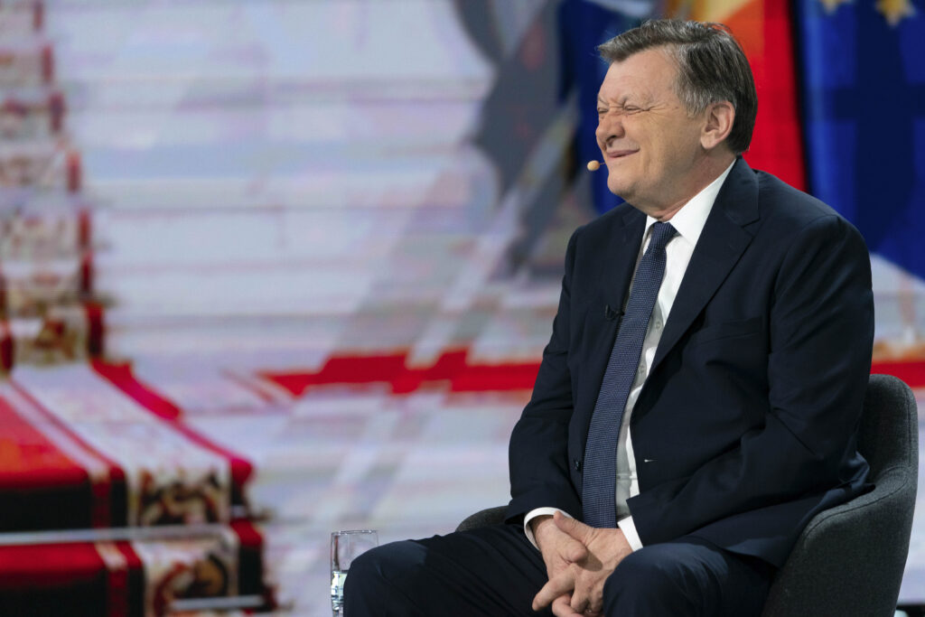 Crin Antonescu, supărat pe cei care critică AUR: Votul pentru Georgescu nu vine de la niște tâmpiți