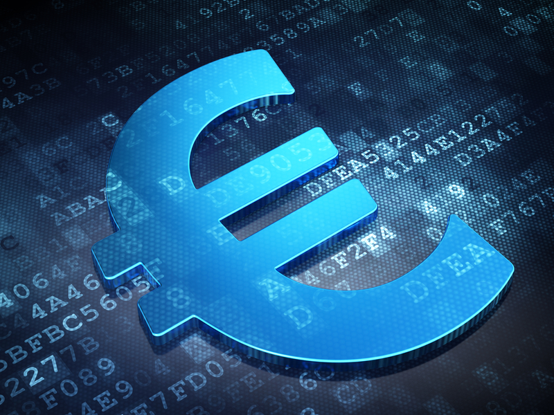 Isărescu, despre euro digital: Dacă n-avem sisteme clare de securitate cibernetică, ne termină rușii